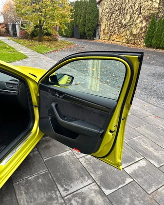 Skoda Superb cena 171500 przebieg: 99500, rok produkcji 2020 z Żychlin małe 407